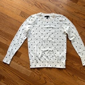 Banana Republic sweater. White with black dots. XS. perfect condition
